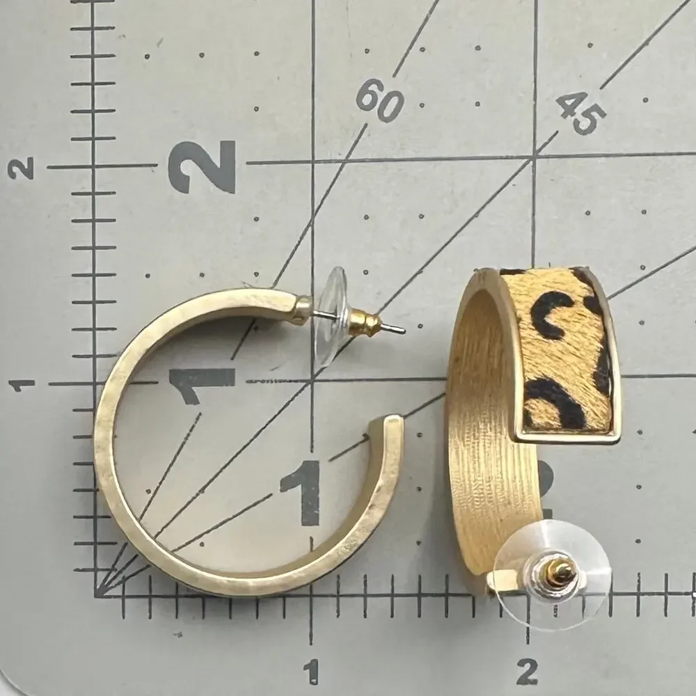 Gold tone cow fur leopard print tan black hoop hoops post earrings - Picture 7 of 7